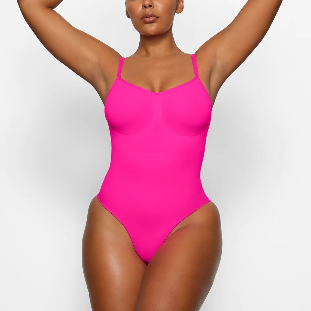 NWOT SKIMS Sculpting Bodysuit with Snaps in Flamingo